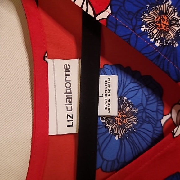 Liz Claiborne Crop Blouse Red with Blue flowers - Picture 2 of 5
